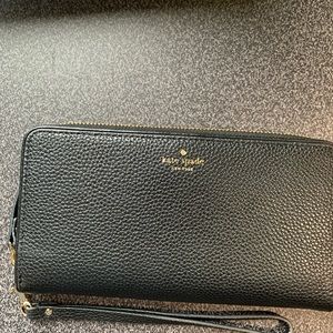 Black Kate Spade wristlet/wallet
